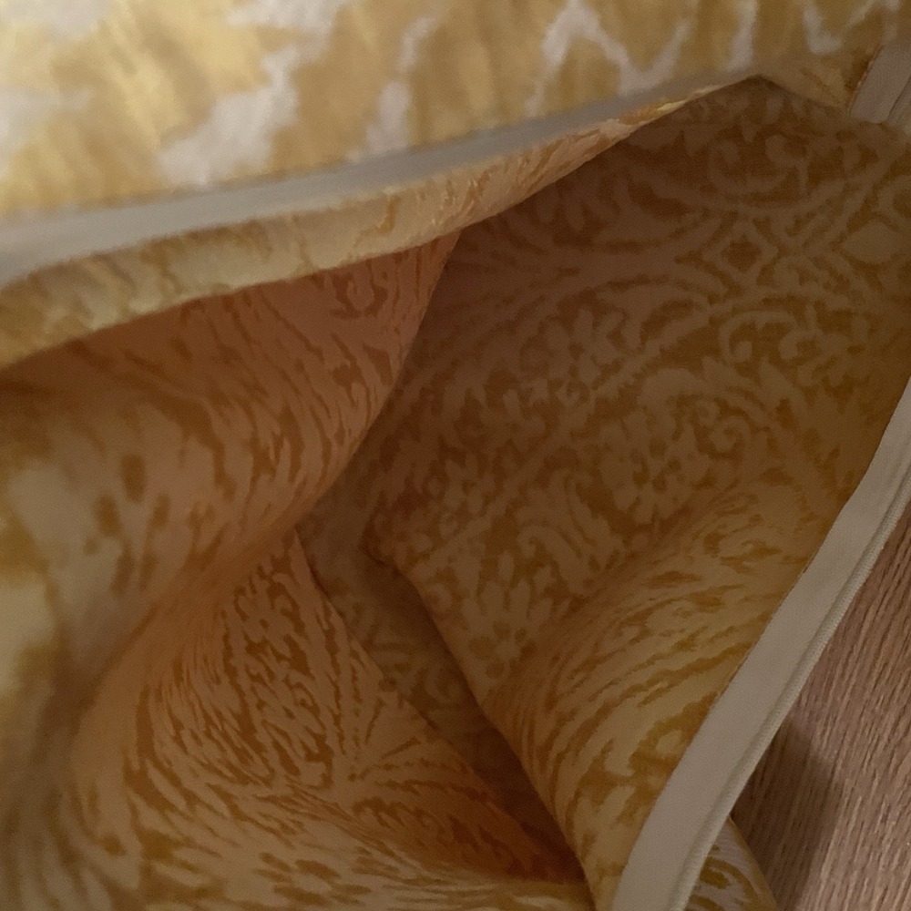 Set Of 2 Yellow/White Damask Pillow Covers Zipper Closure (23 X 15 & 25 X 14) - Picture 8 of 8